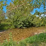 House With Swimming Heated Pool Next To The River ポドストラナ