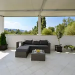 ヴィラ House With Swimming Heated Pool Next To The River ポドストラナ