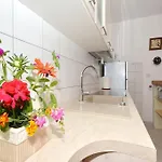 ヴィラ House With Swimming Heated Pool Next To The River ポドストラナ