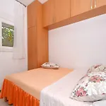 ヴィラ House With Swimming Heated Pool Next To The River ポドストラナ