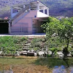 ヴィラ House With Swimming Heated Pool Next To The River