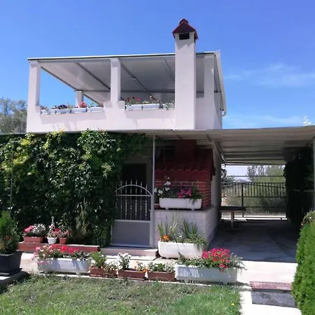 ヴィラ House With Swimming Heated Pool Next To The River *
