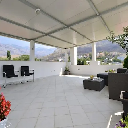 House With Swimming Heated Pool Next To The River *